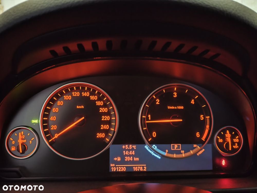 BMW Seria 5 525d xDrive Sport-Aut - 19