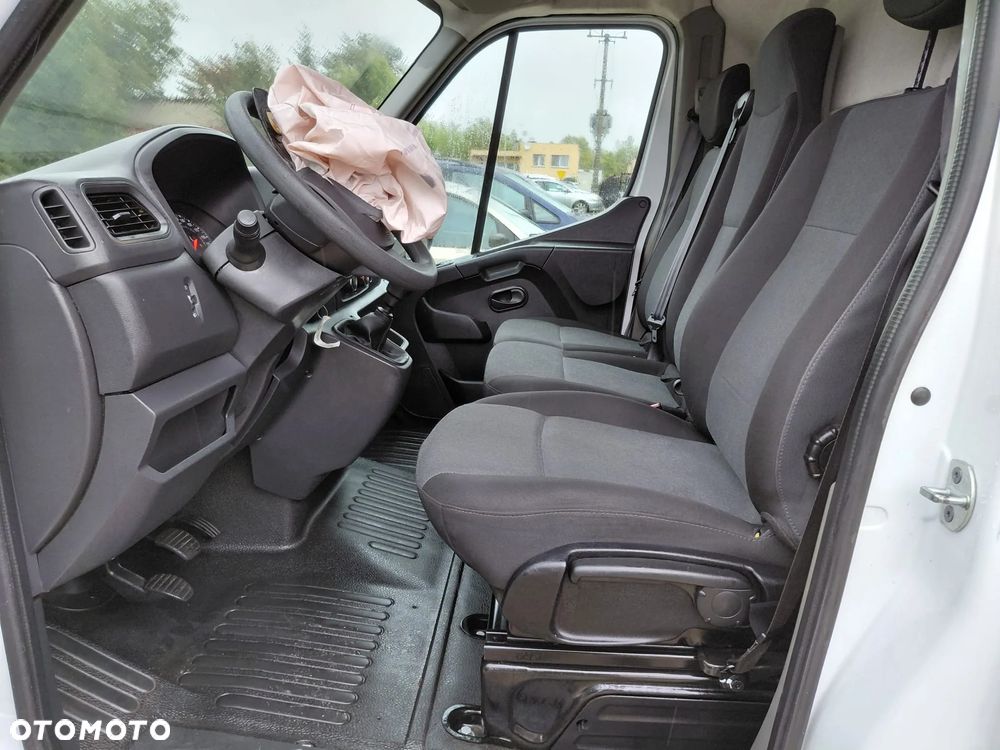 Nissan Interstar - 23