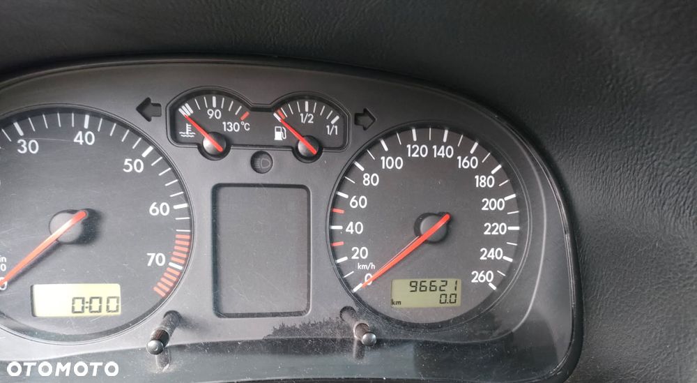 Volkswagen Golf 1.6 Comfortline - 20