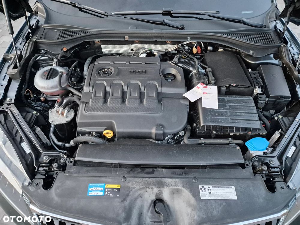 Skoda Superb 2.0 TDI Premium Edition - 22