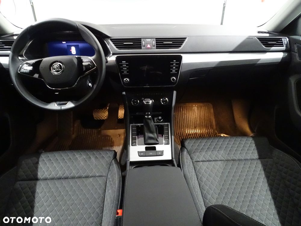 Skoda Superb 1.5 TSI Ambition DSG - 9