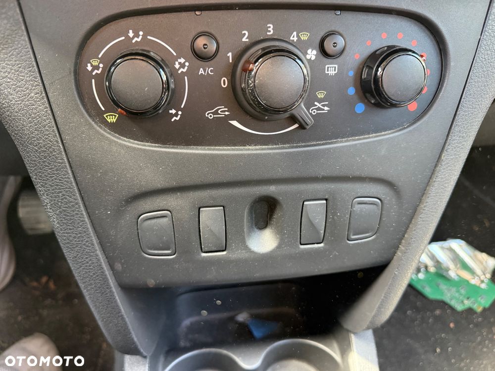 Dacia Logan 0.9 TCE Laureate - 13