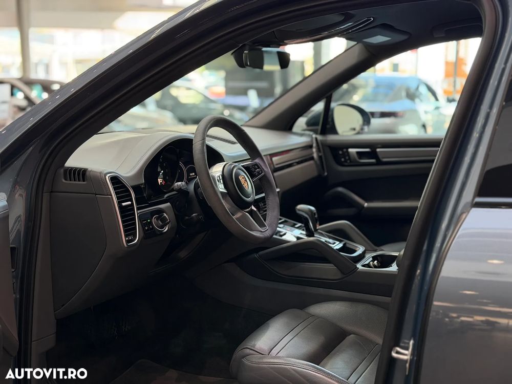 Porsche Cayenne Standard - 12