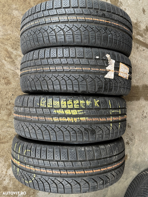 Vând 4 anvelope 235/50/19 Pirelli de iarnă ca noi