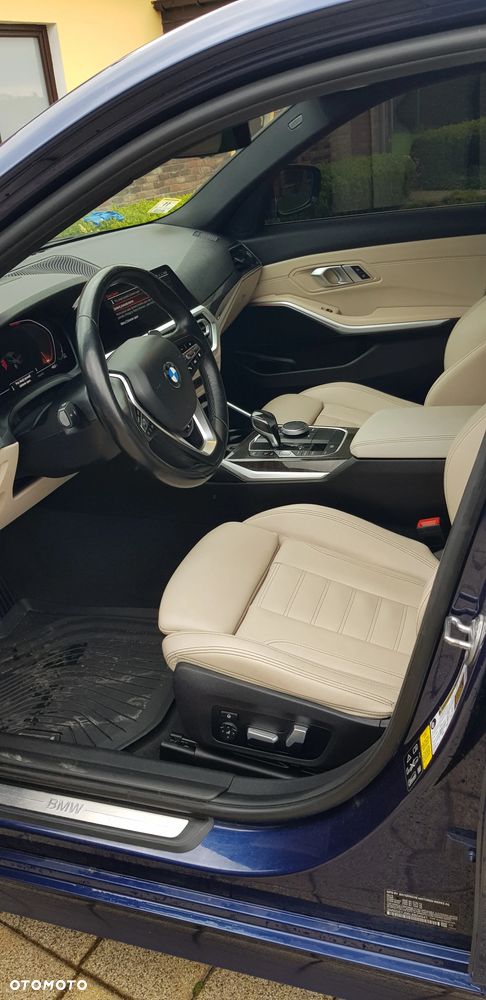 BMW Seria 3 330i Luxury Line sport - 13