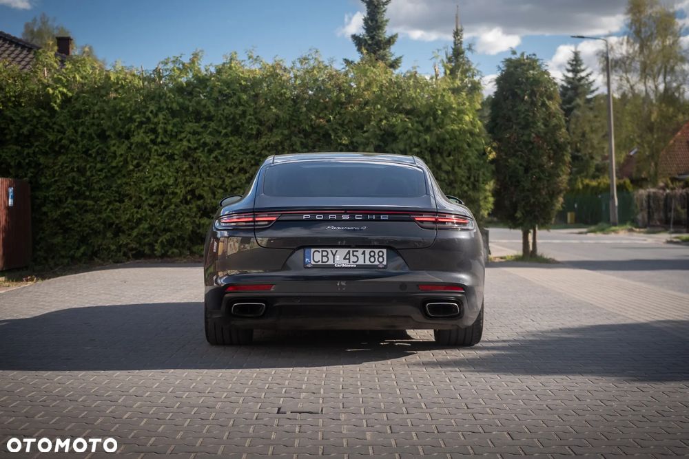 Porsche Panamera 4 - 5