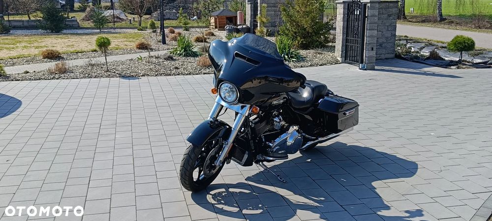 Harley-Davidson Touring Street Glide - 1