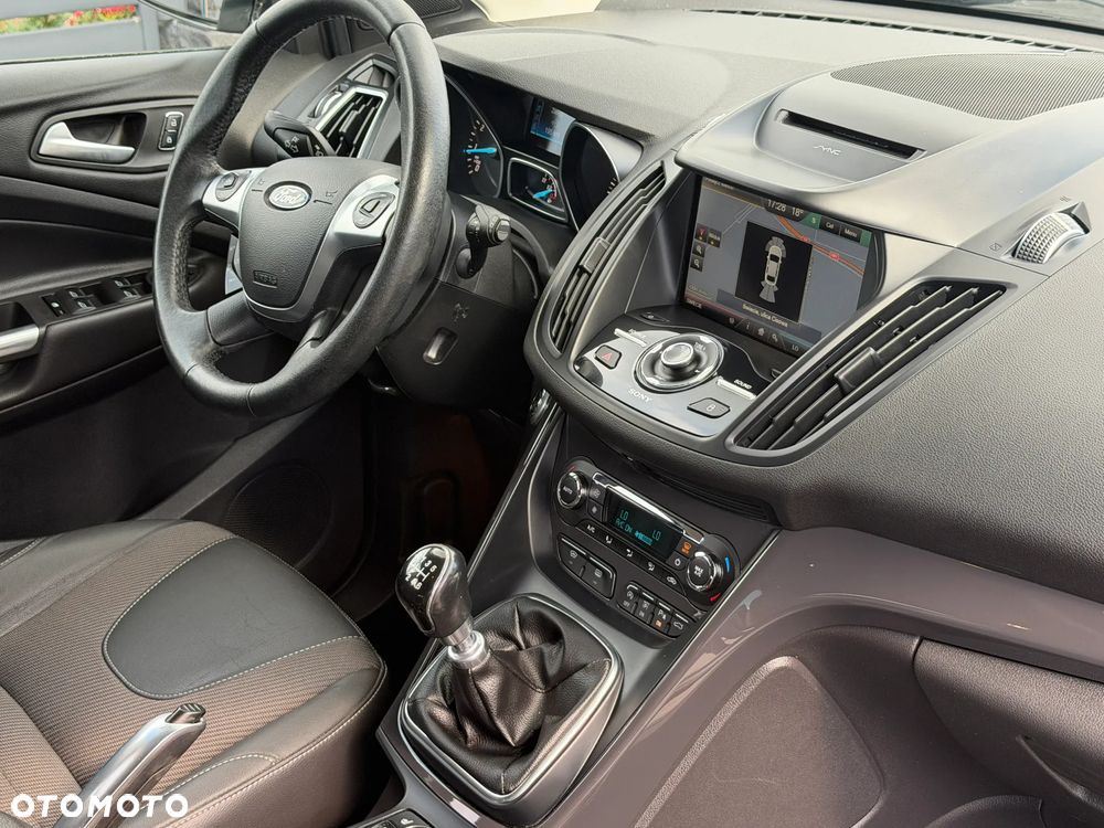 Ford Kuga 1.5 EcoBoost 2x4 Titanium - 10