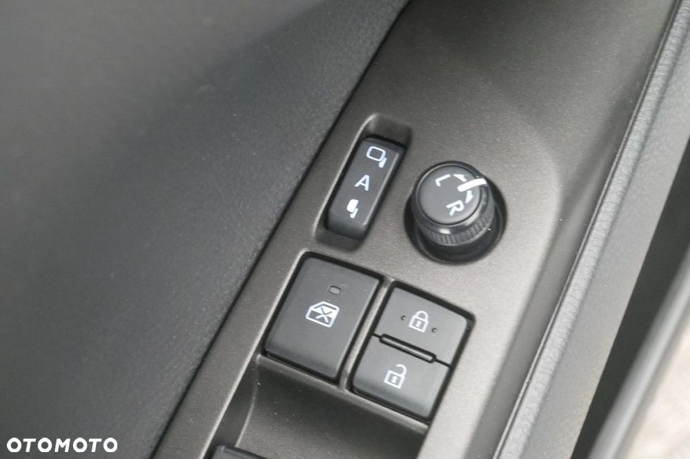 Toyota Camry 2.5 Hybrid Comfort CVT - 28