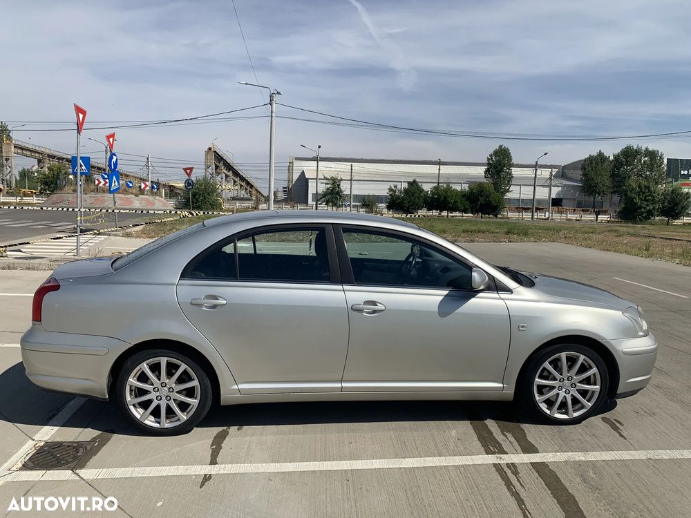 Toyota Avensis 2.0 VVT-i Sol - 5