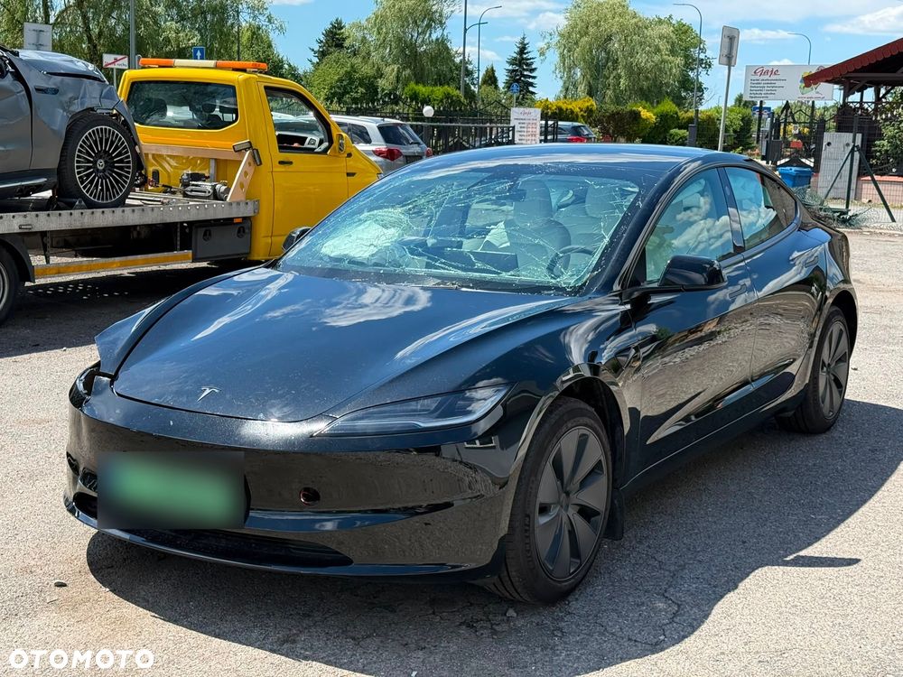 Tesla Model 3 - 9