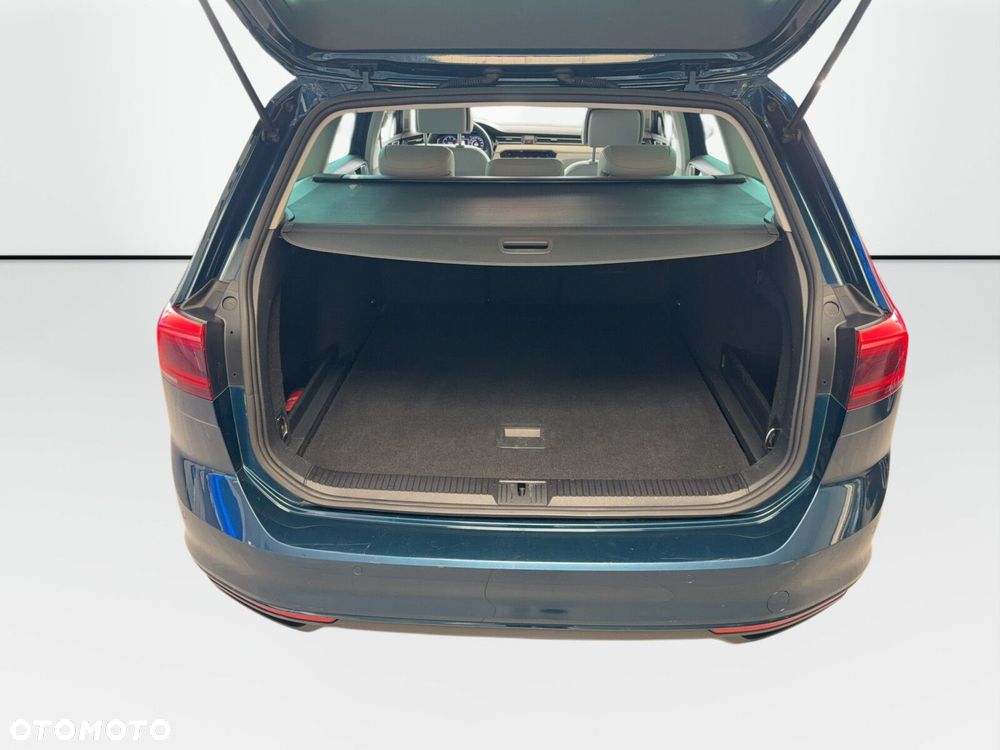 Volkswagen Passat Variant - 10