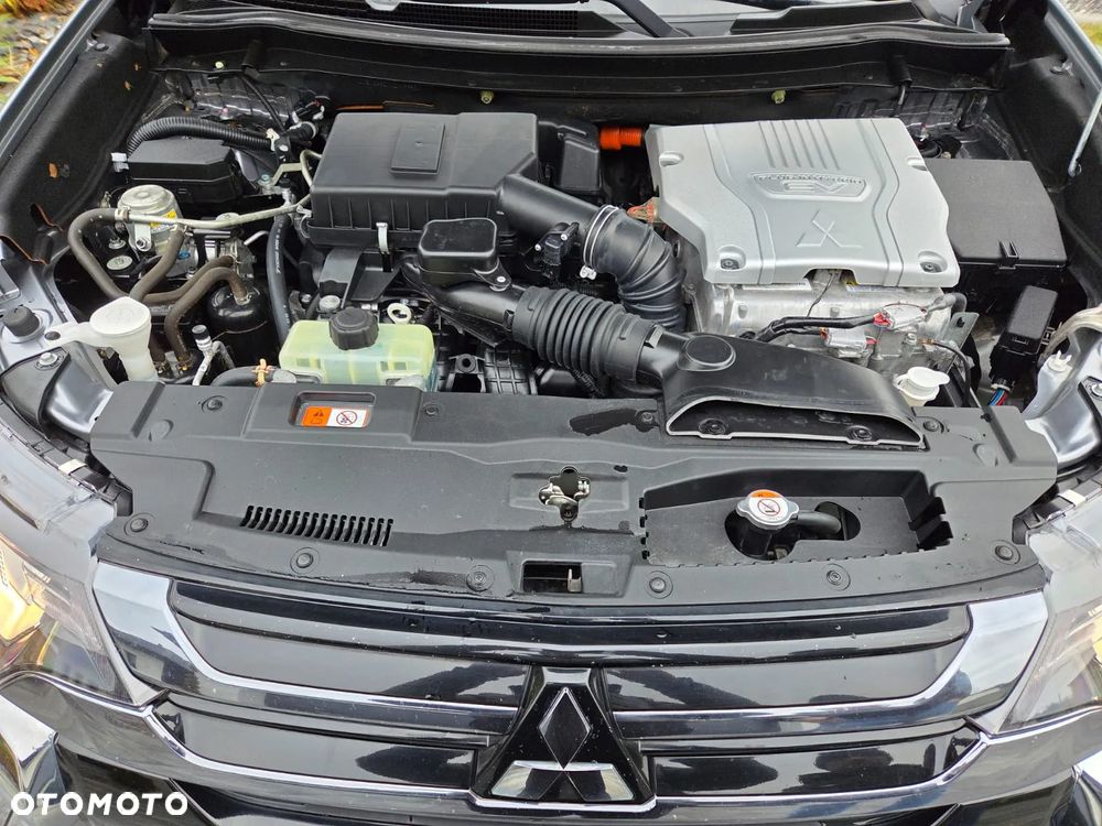 Mitsubishi Outlander 2.0 4WD - 26