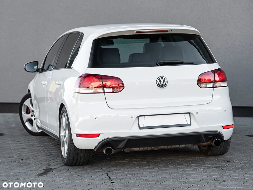 Volkswagen Golf 2.0 GTI - 8