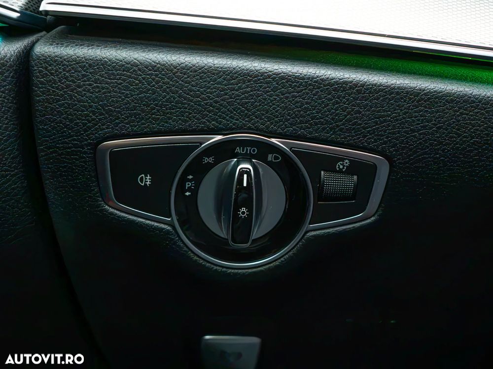 Mercedes-Benz E 220 d 9G-TRONIC AMG Line - 33