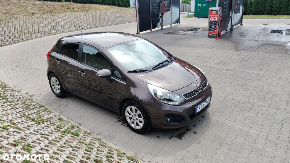 Kia Rio - 4