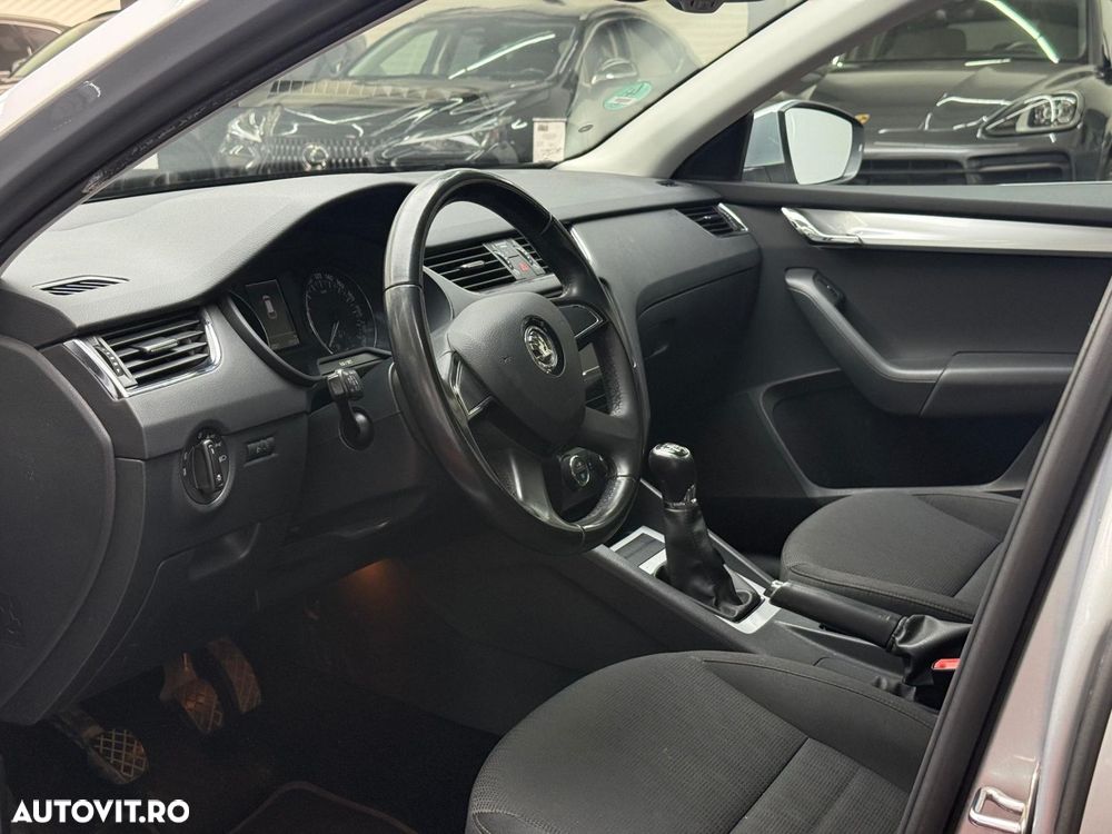 Skoda Octavia 1.4 TSI ELEGANCE - 8