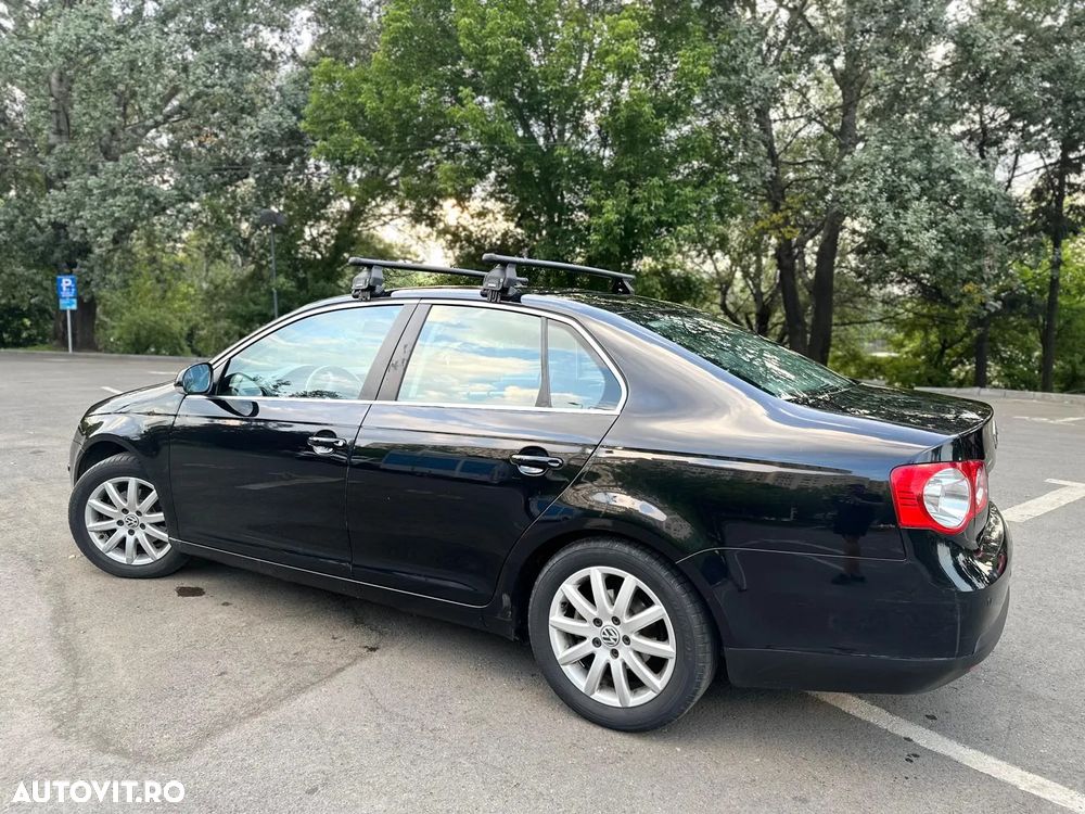 Volkswagen Jetta 1.6 Comfortline - 11