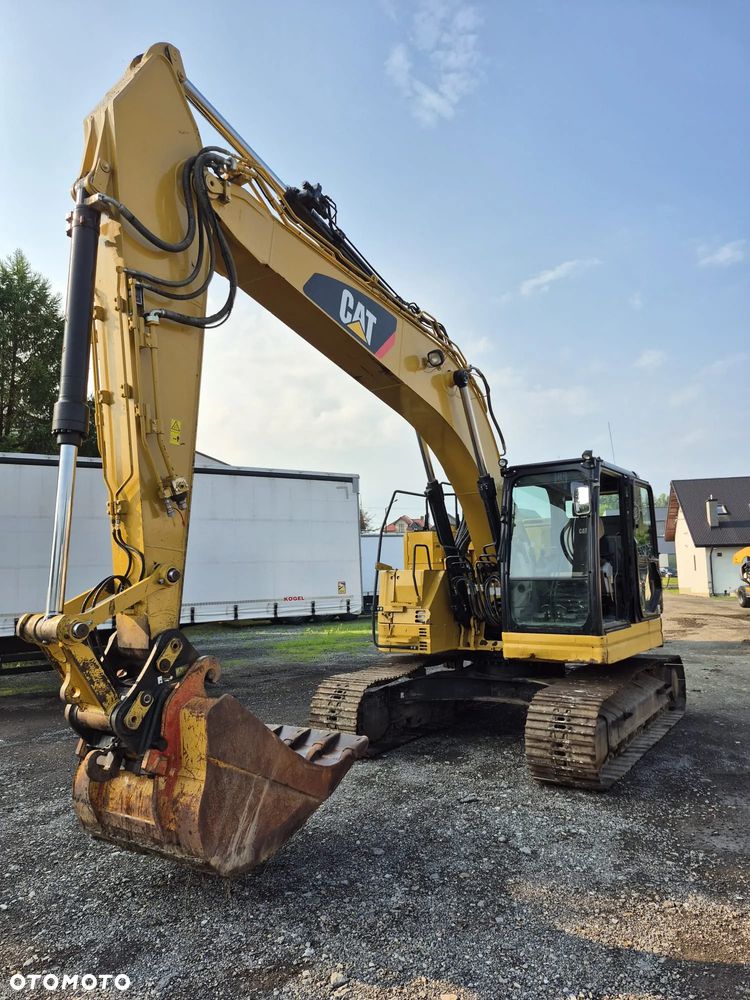 Caterpillar 325F - 9