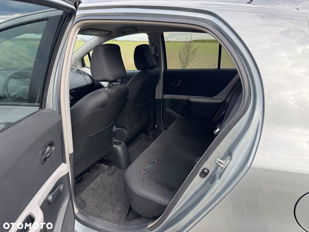 Toyota Yaris - 12