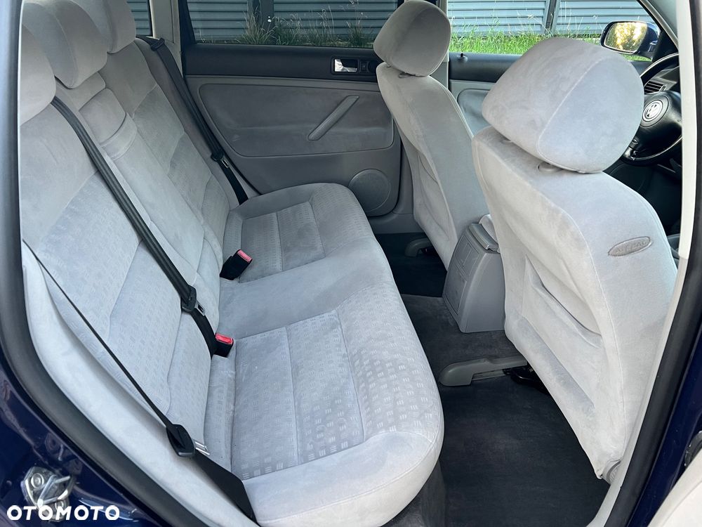 Volkswagen Passat - 23