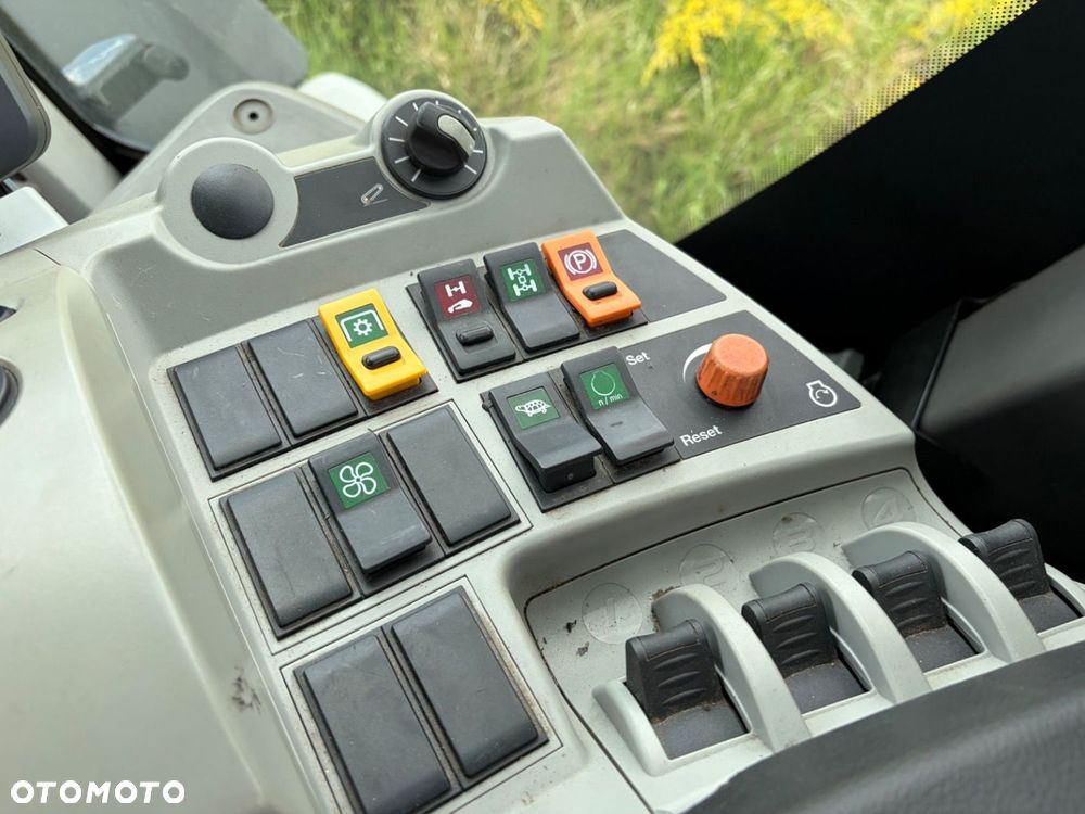 Claas Xerion 4000 Trac - 15