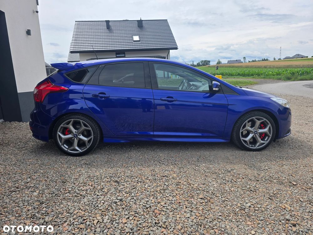 Ford Focus 2.0 EcoBoost ST - 9