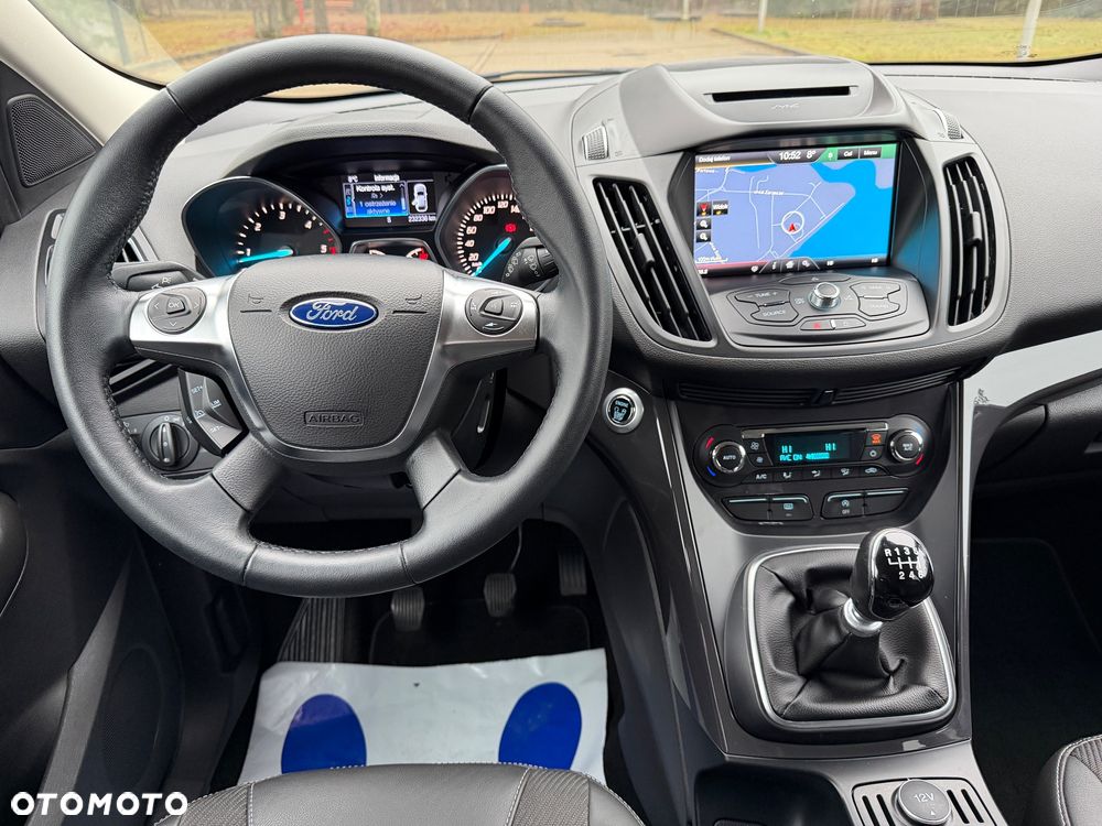 Ford Kuga 2.0 TDCi 2x4 Titanium - 24