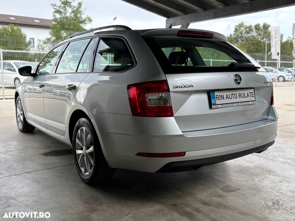Skoda Octavia Combi Diesel 2.0 TDI DSG Ambition - 8