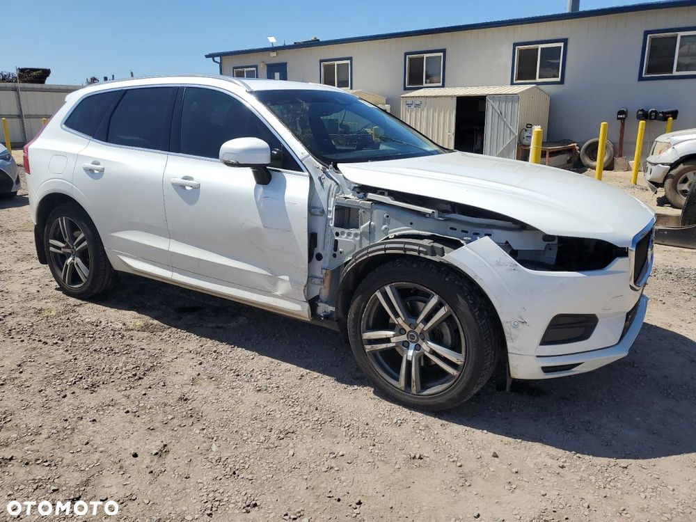 Volvo XC 60 T5 AWD Geartronic Momentum - 4