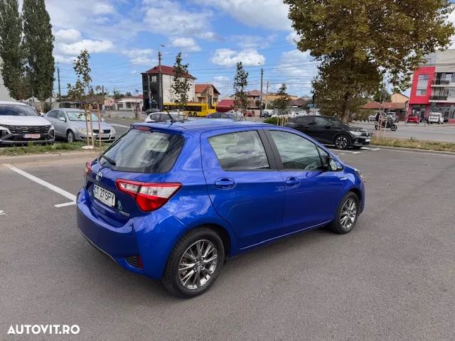 Toyota Yaris 1.5 VVT-i HSD Luna - 4