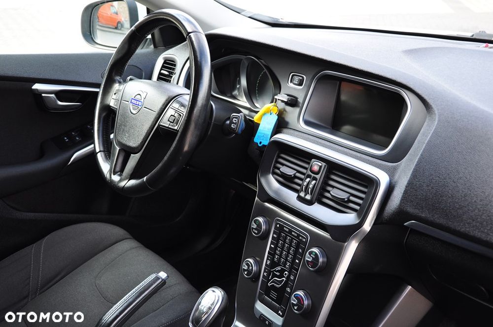 Volvo V40 D2 Momentum - 29