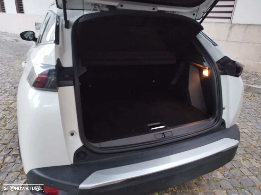 Peugeot e-2008 Allure - 5