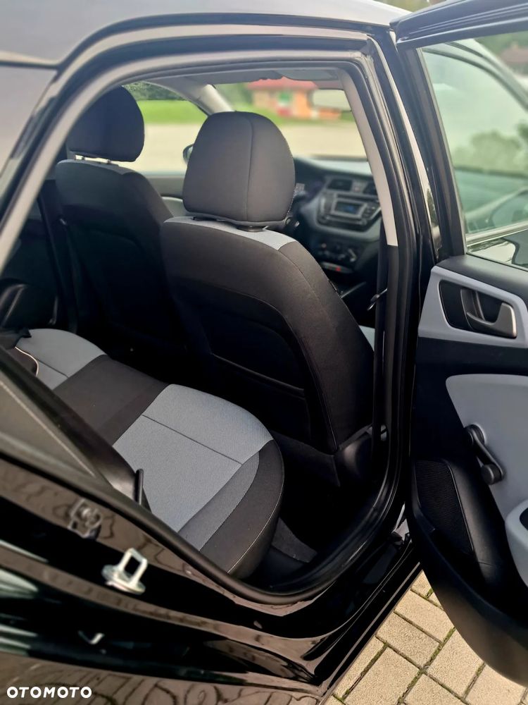 Hyundai i20 blue 1.2 Classic - 12