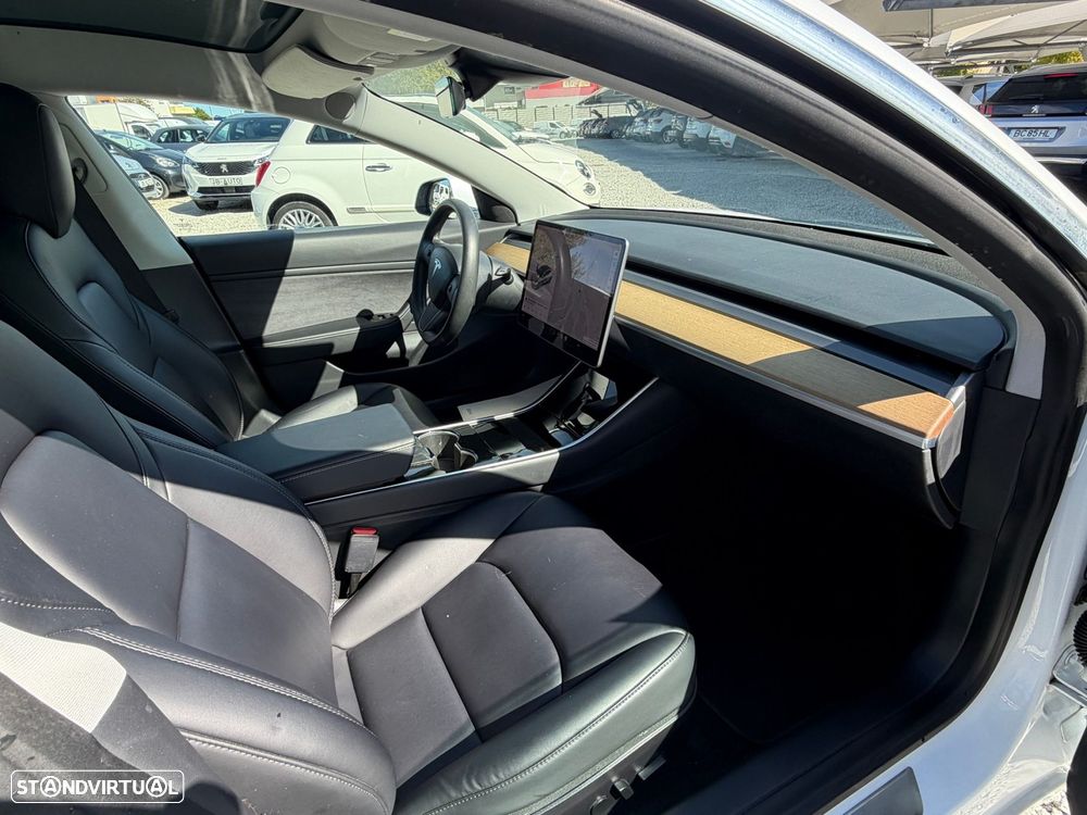 Tesla Model 3 - 11