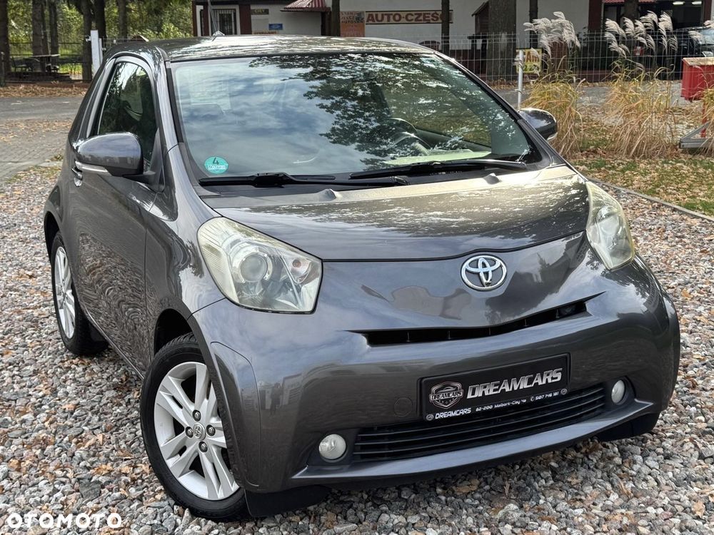 Toyota iQ - 3