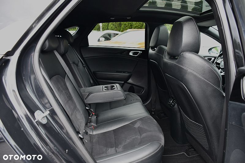 Kia ProCeed 1.4 T-GDI DCT7 OPF GT LINE - 24