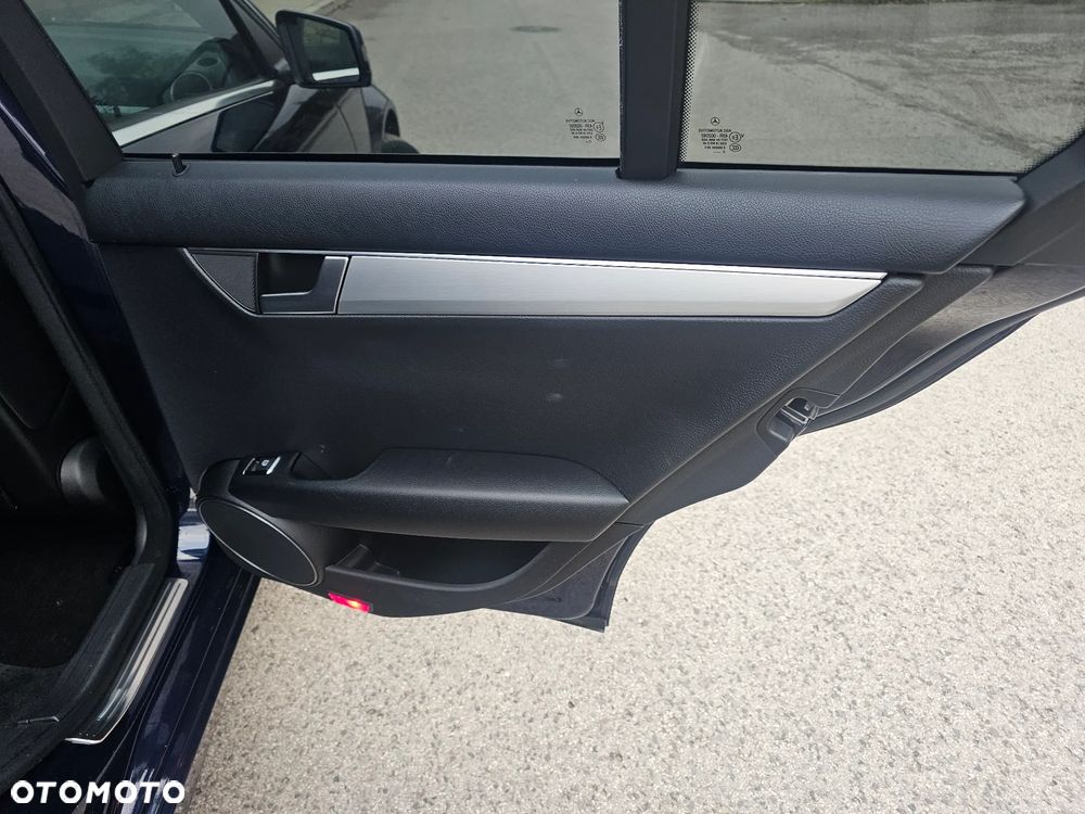 Mercedes-Benz Klasa C 200 CDI BlueEff Elegance - 21