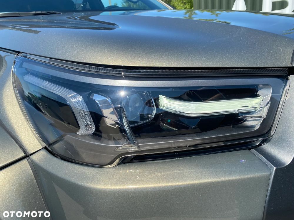 Toyota Hilux 2.8 D-4D Double Cab Invincible 4x4 - 10