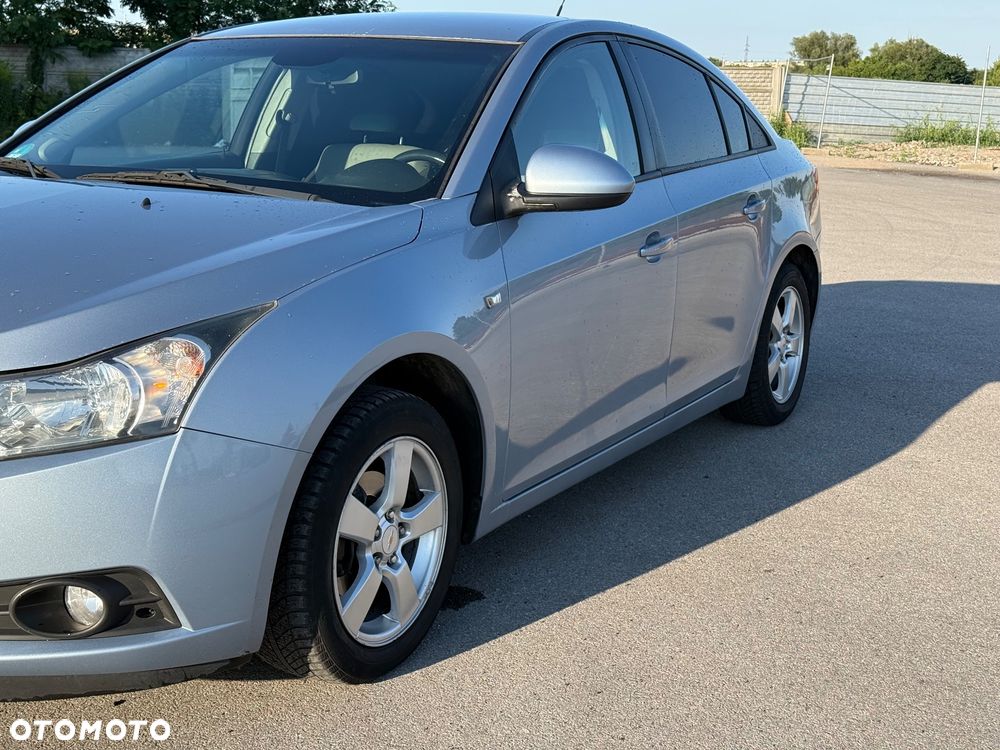 Chevrolet Cruze 1.6 - 3