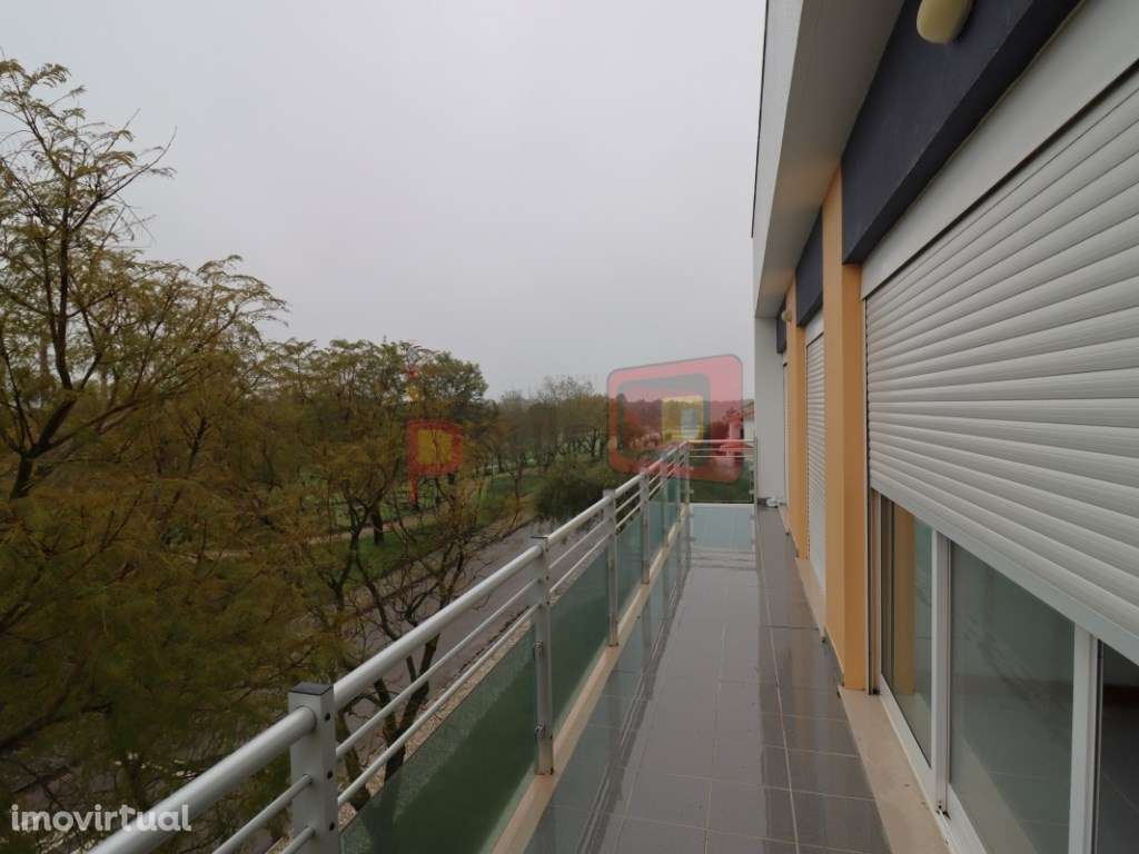 APARTAMENTO T3 COM PARQUEAMENTO - PEGÕES GARE - Grande imagem: 4/21