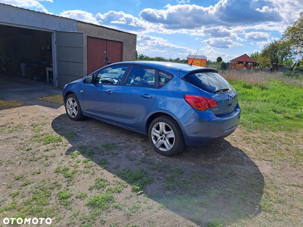 Opel Astra 1.4 Cosmo - 2