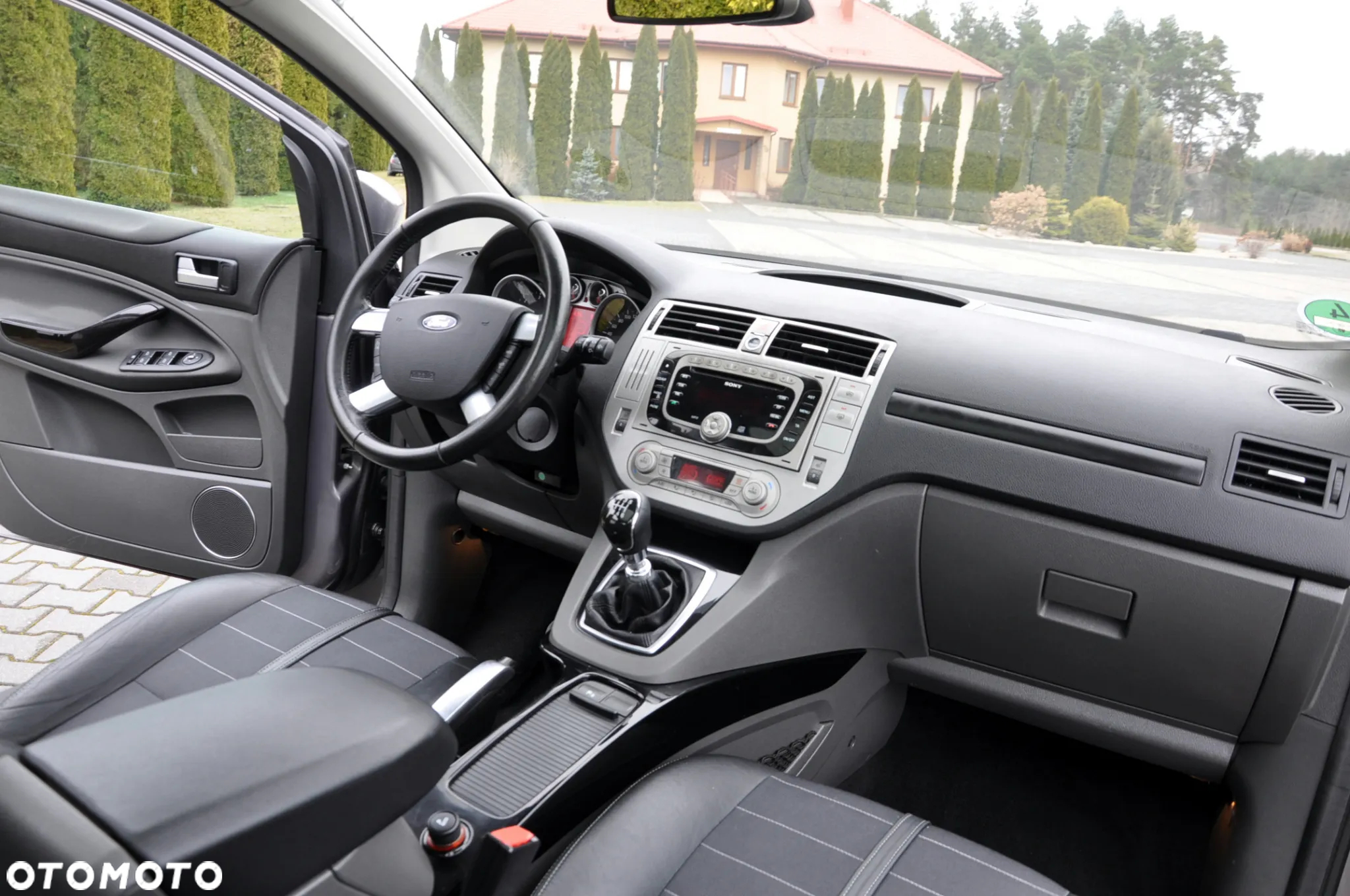 Ford Kuga 2.0 TDCi 4x4 Titanium - 27