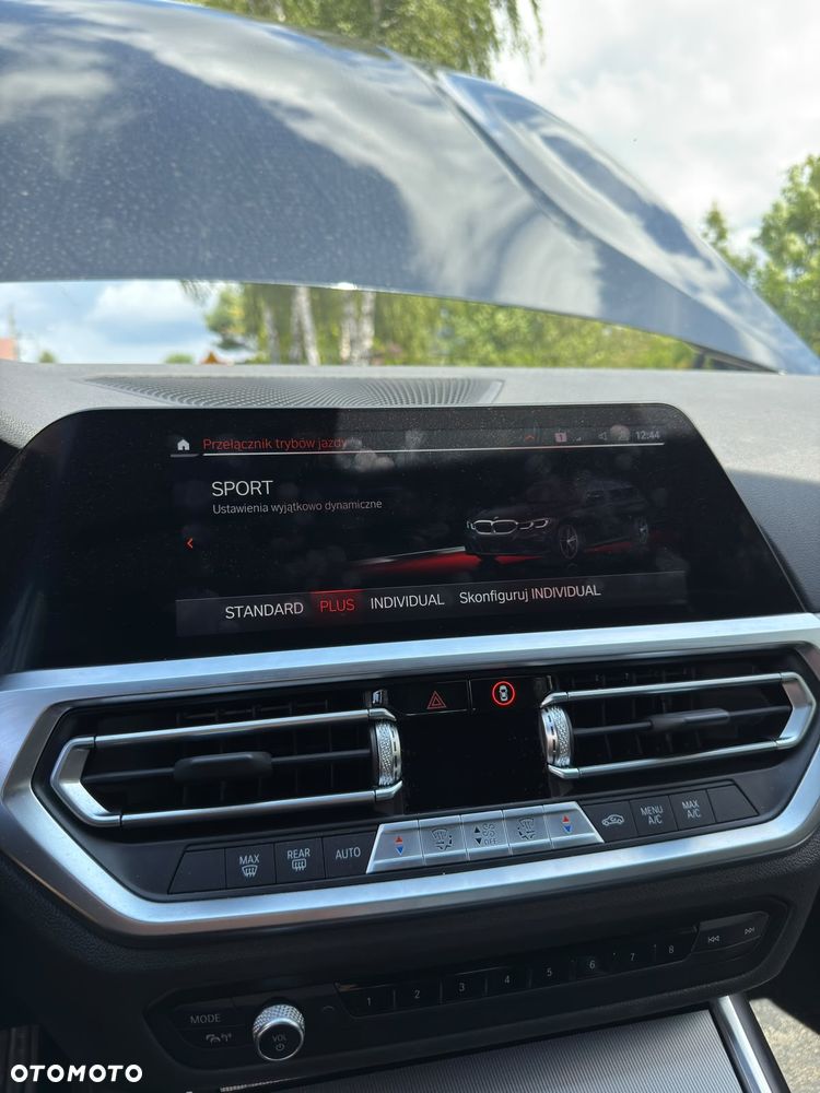 BMW Seria 3 318i M Sport - 26