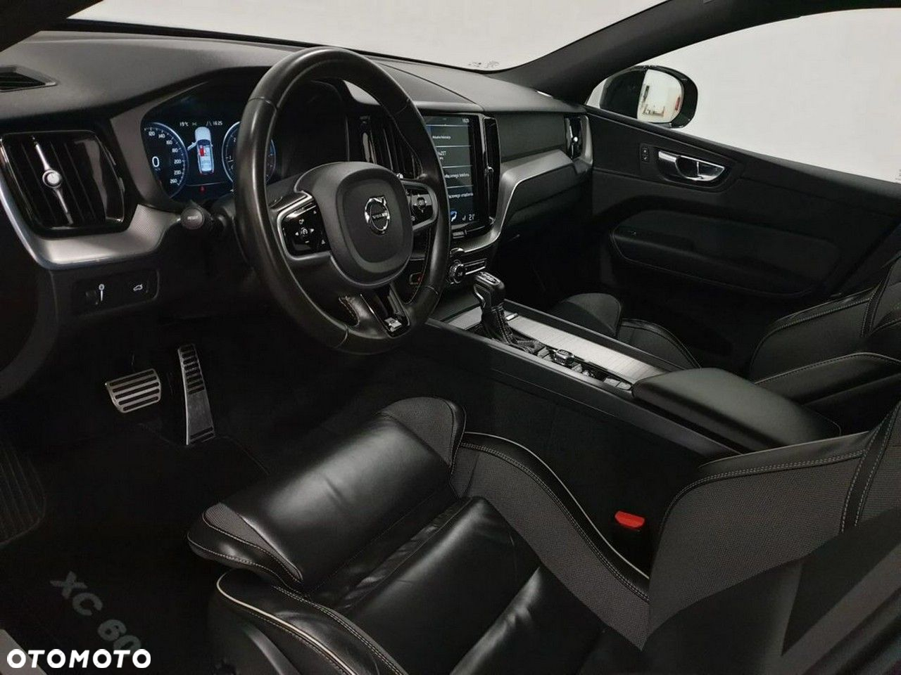 Volvo XC 60 D4 R-Design - 9