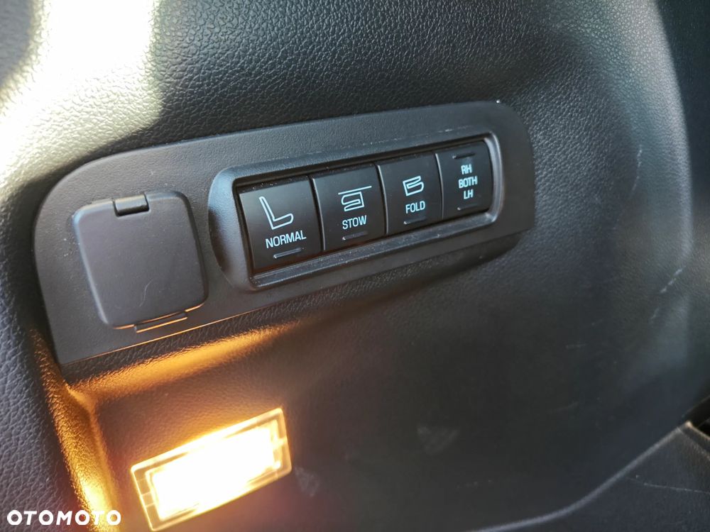 Ford Explorer - 24