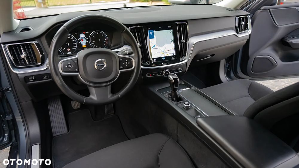 Volvo V60 D3 Drive-E Momentum - 33
