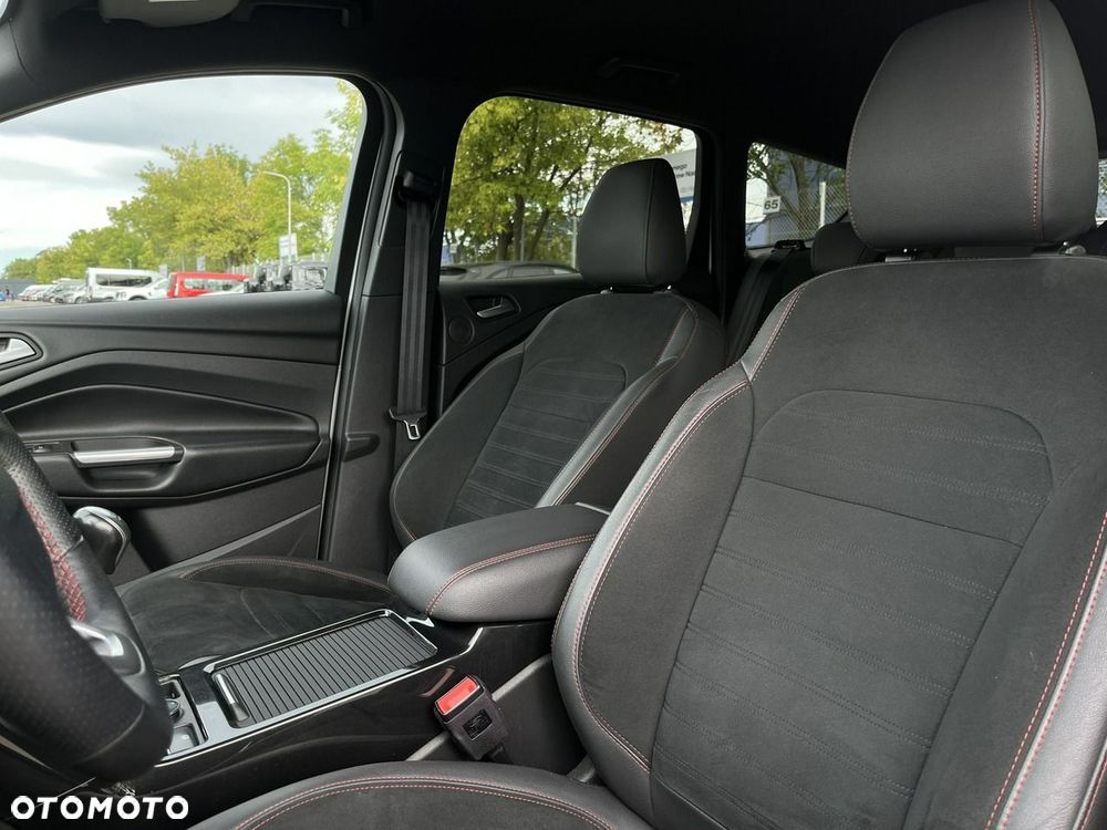 Ford Kuga 1.5 EcoBoost FWD ST-Line - 17