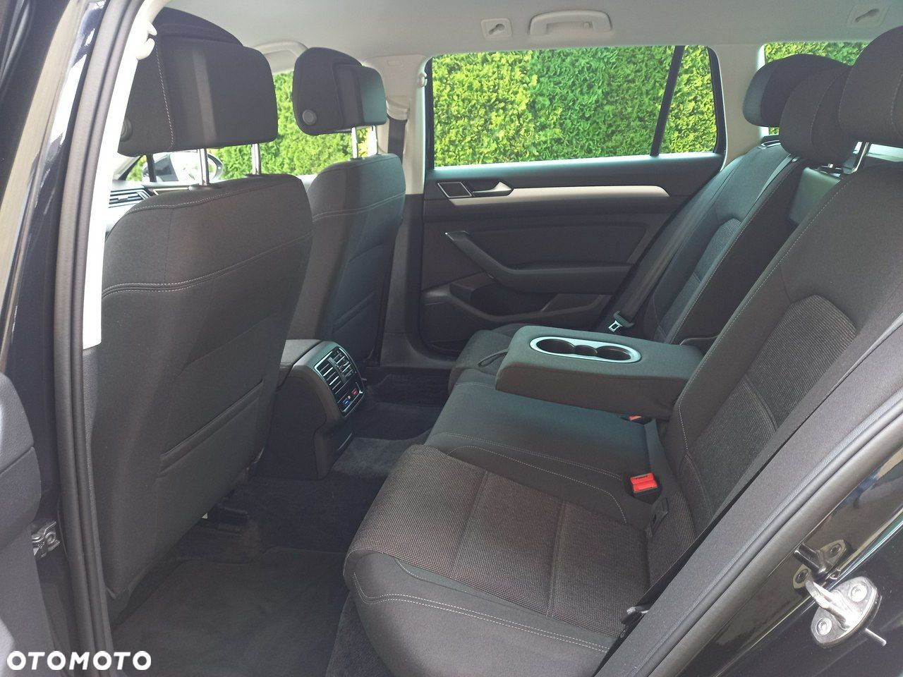 Volkswagen Passat 2.0 TDI BMT Trendline - 28