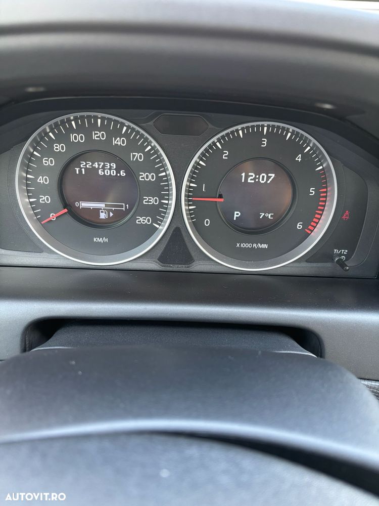 Volvo XC 60 D3 AWD Aut. Ocean Race - 8